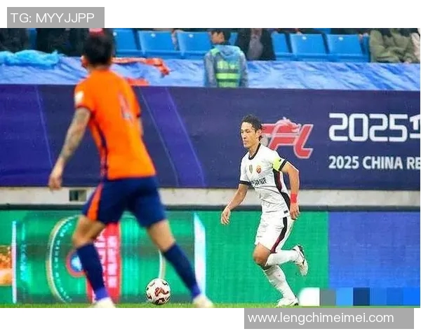 乔约翰逊在对阵热火的精彩表现引发球迷热议与期待